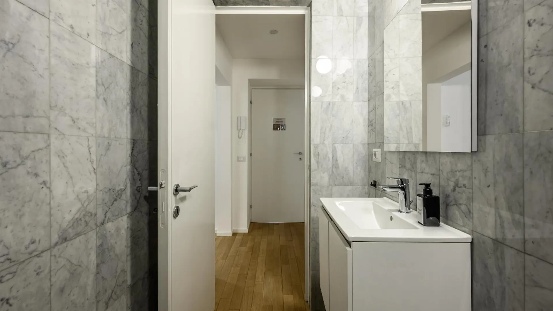 Daire Stylish Loft & Luxury Studio In Duomo Brera Milano İtalya